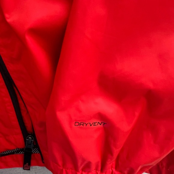 The North Face Boys Red Hooded Jacket - Picture 4 of 6